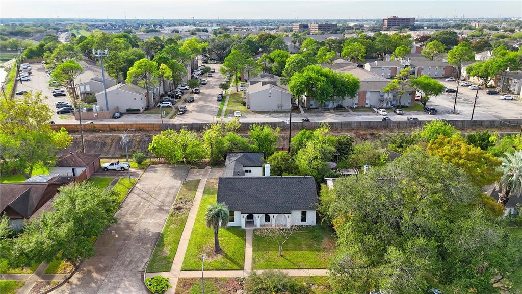 Photo of 8114 Pella Drive, Houston, TX 77036 (MLS # 94532090)