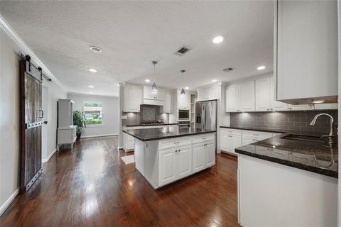 Apartment For Sale - 1803 Libbey Drive<br/> Houston, TX 77018