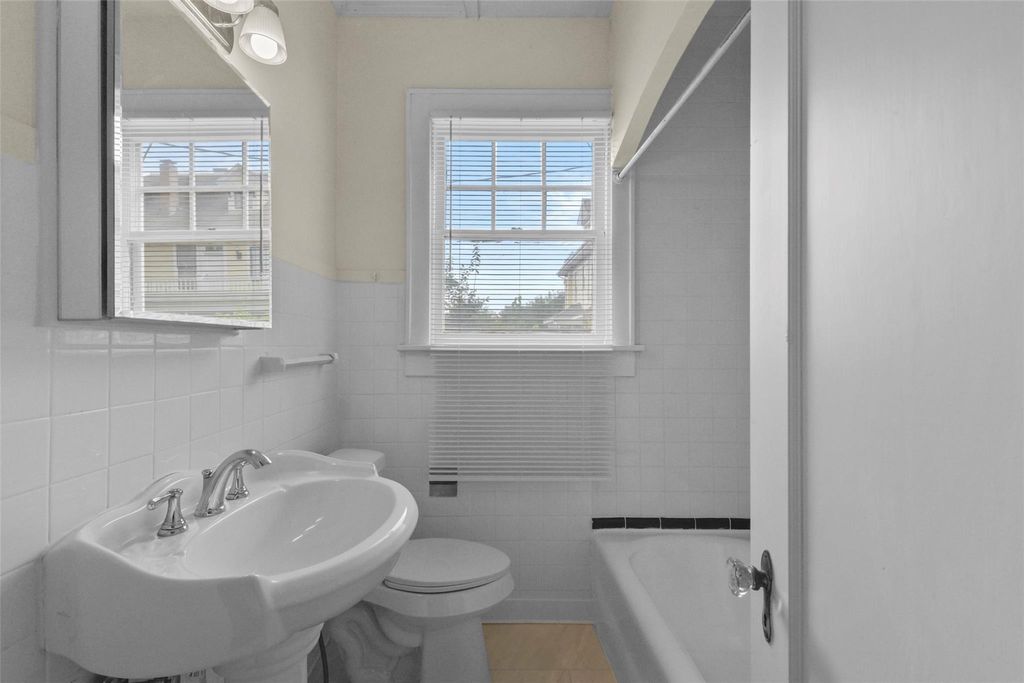 Photo of 436 Westmoreland Street #2, Houston, TX 77006 (MLS # 77136552)