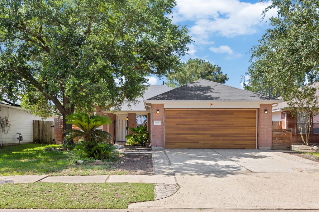 Photo of 18903 S Wimbledon Drive, Katy, TX 77449 (MLS # 46357327)