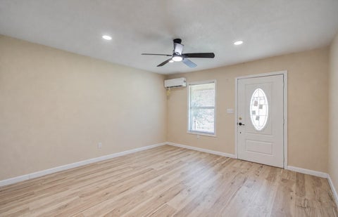 Tiny photo for 401 Trichelle Street, Pasadena, TX 77506 (MLS # 94929142)