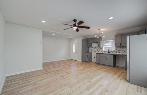 Tiny photo for 401 Trichelle Street, Pasadena, TX 77506 (MLS # 94929142)