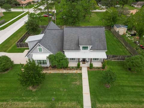 Photo of 2401 Cunningham Drive, Pearland, TX 77581 (MLS # 18737497)
