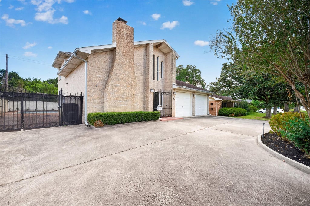 Photo of 4823 Benning Drive, Houston, TX 77035 (MLS # 95915926)