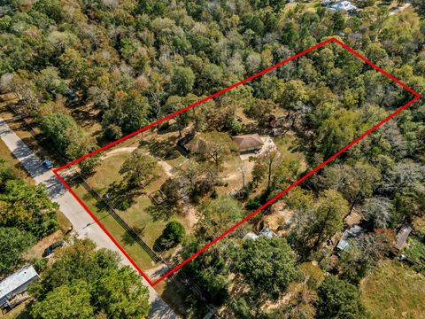 Photo of 16310 Weaver Lane, Conroe, TX 77303 (MLS # 72289790)