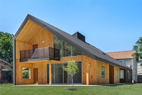 Photo of 4429 Woodside Street #B, Houston, TX 77023 (MLS # 48253366)