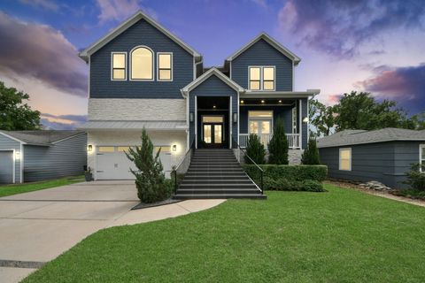 Photo of 1102 Wynnwood Lane, Houston, TX 77008 (MLS # 40991381)