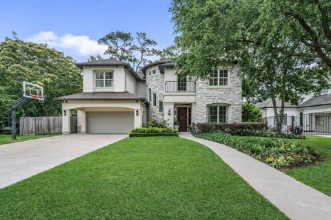Photo of 1108 Danbury Road, Houston, TX 77055 (MLS # 75150706)
