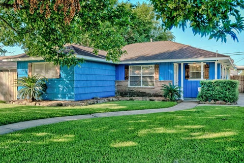 Photo of 215 W 34th Street, Hockley, TX 77018 (MLS # 60253061)