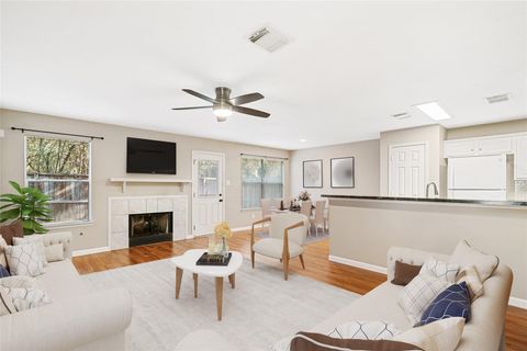 Photo of 6 Verbena Bend Place, The Woodlands, TX 77382 (MLS # 75856913)