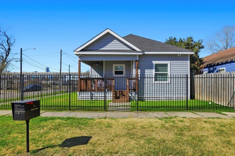 Homes For Rent - 1401 Sydnor Street<br/> Houston, TX 77020