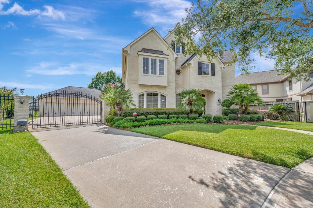 Photo of 15134 Blossom Bay Drive, Houston, TX 77059 (MLS # 56461060)