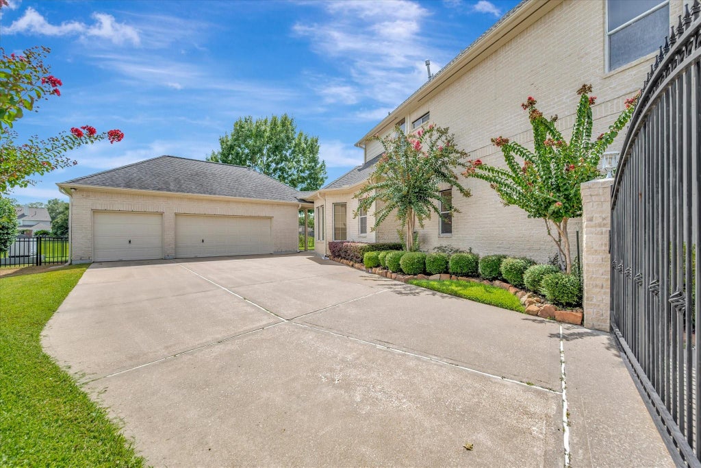 Photo of 15134 Blossom Bay Drive, Houston, TX 77059 (MLS # 56461060)