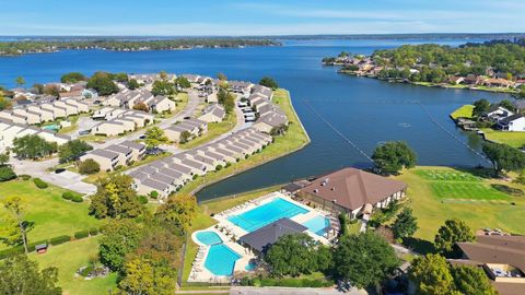 Photo of 24 Lakeview Village, Conroe, TX 77356 (MLS # 27058497)