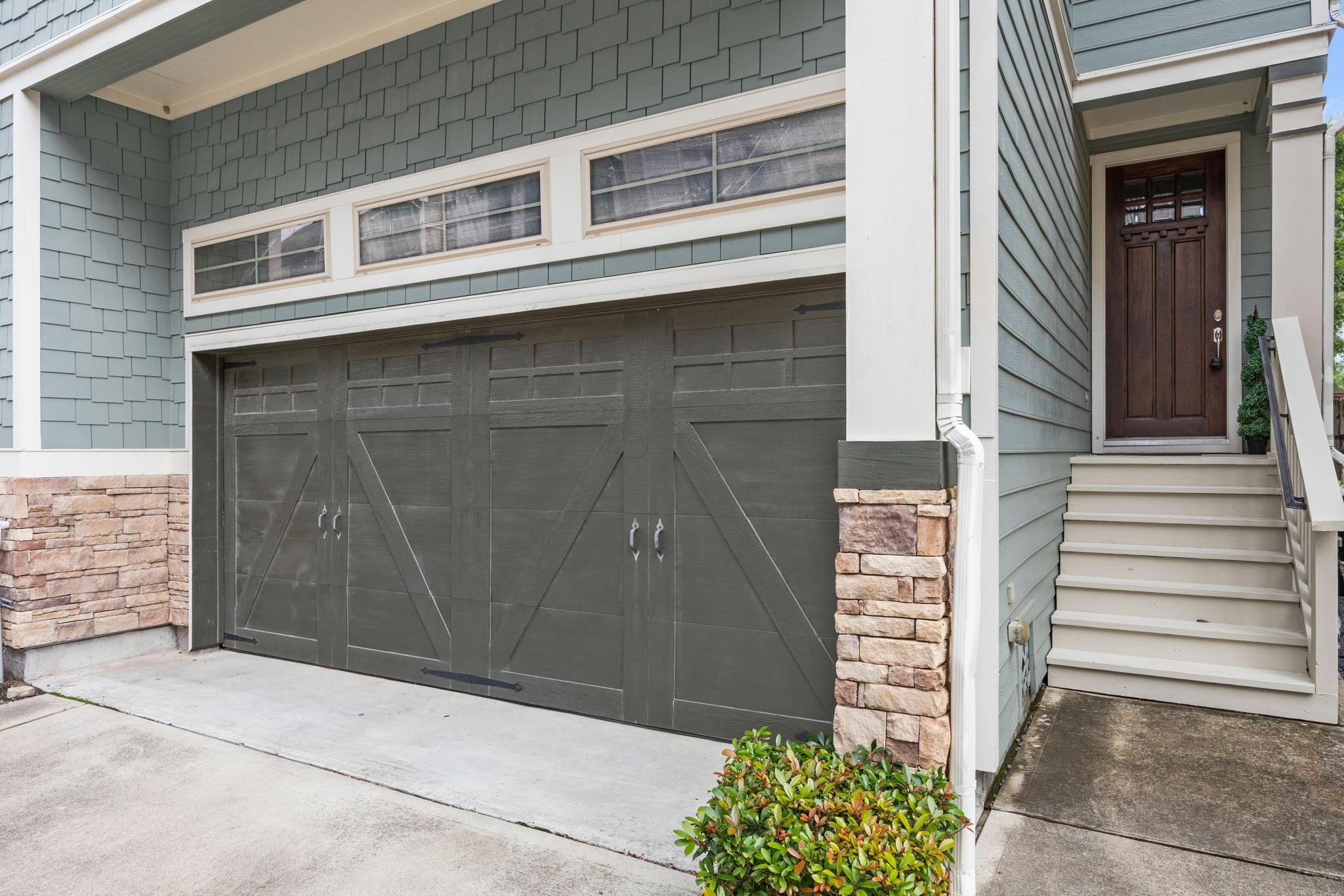 1217 Hobbs Reach Lane