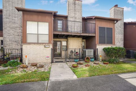 Photo of 50 Evanston Street #3, Houston, TX 77015 (MLS # 78127557)