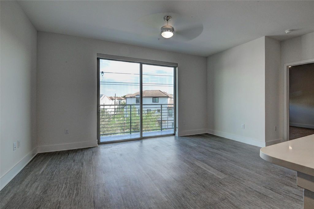 Photo of 6400 Washington Avenue #628, Houston, TX 77007 (MLS # 27548522)
