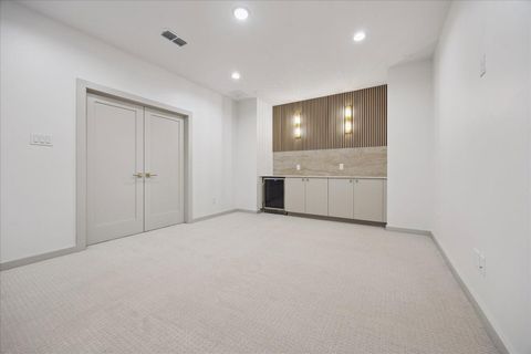 Tiny photo for 1209 Willard Street, Houston, TX 77006 (MLS # 38958329)