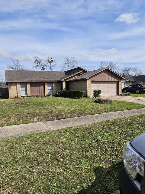 Photo of 3923 Cedar Gardens Drive, Houston, TX 77082 (MLS # 21845153)