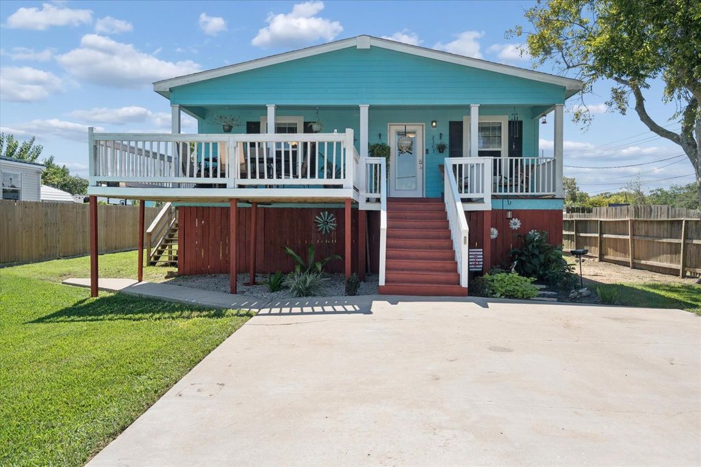 Photo of 2385 Broadway Street, Dickinson, TX 77539 (MLS # 59677283)