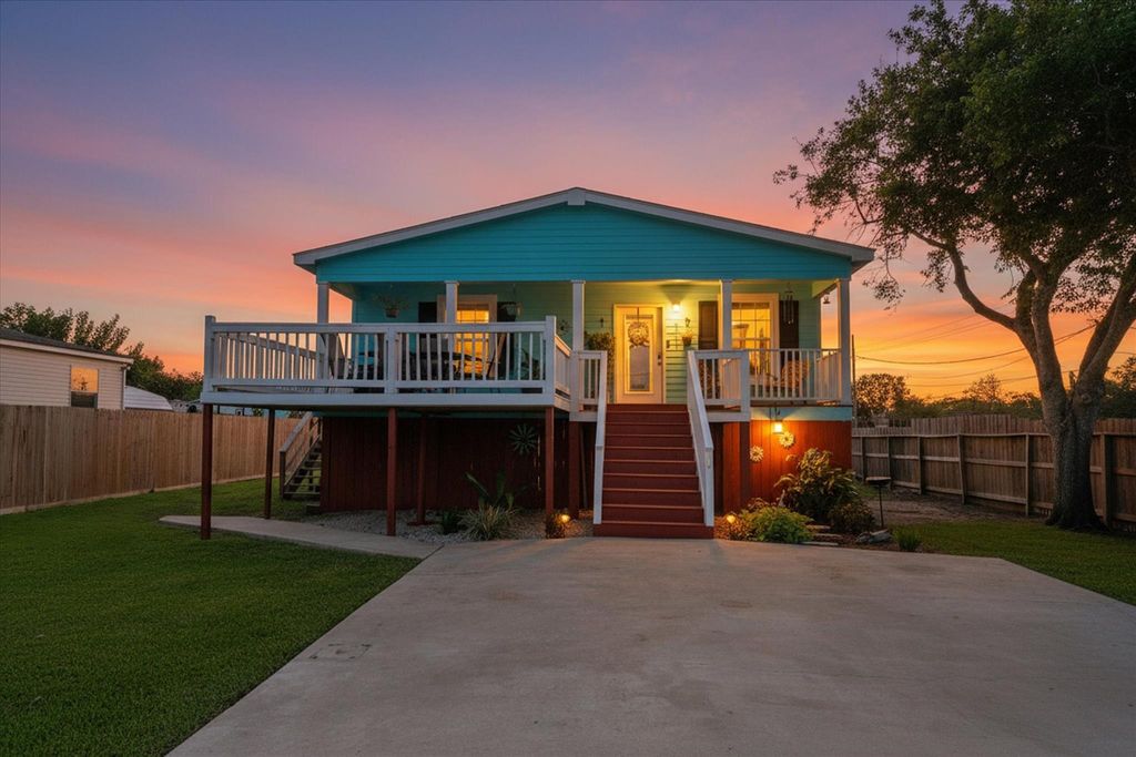 Photo of 2385 Broadway Street, Dickinson, TX 77539 (MLS # 59677283)