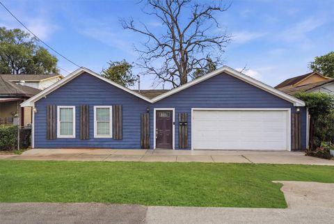 Photo of 7603 Avenue K, Houston, TX 77012 (MLS # 62399113)