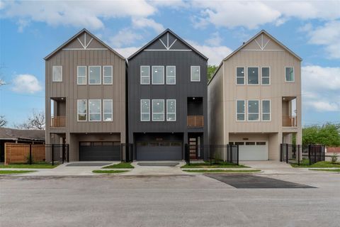 Photo of 1304 Evelyn Street, Houston, TX 77009 (MLS # 38008892)