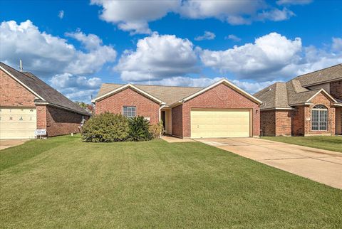 Tiny photo for 119 Horn Court, Baytown, TX 77523 (MLS # 26660512)
