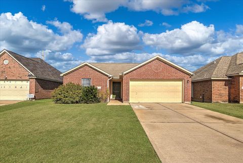 Tiny photo for 119 Horn Court, Baytown, TX 77523 (MLS # 26660512)