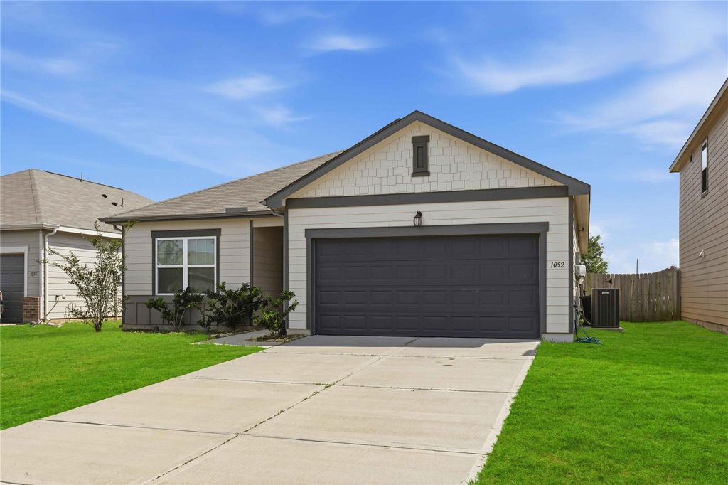 Photo of 1052 Long Bay Court, Brookshire, TX 77423 (MLS # 54143682)