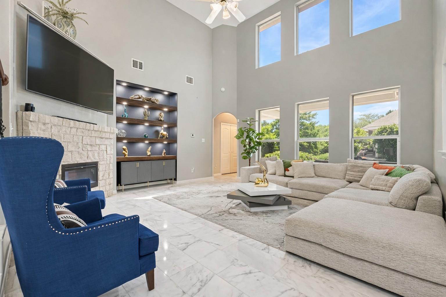 422 Honeysuckle Vine Dr