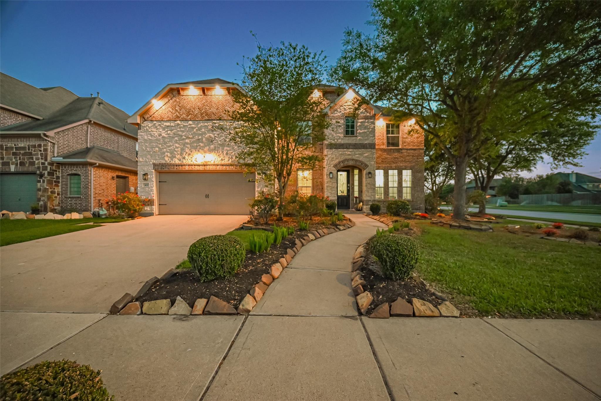 422 Honeysuckle Vine Dr