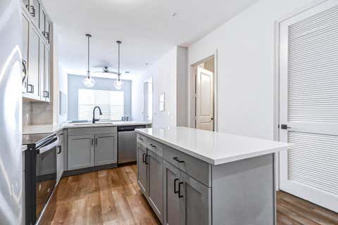 Photo of 1508 Blodgett Street #405, Houston, TX 77004 (MLS # 26746326)