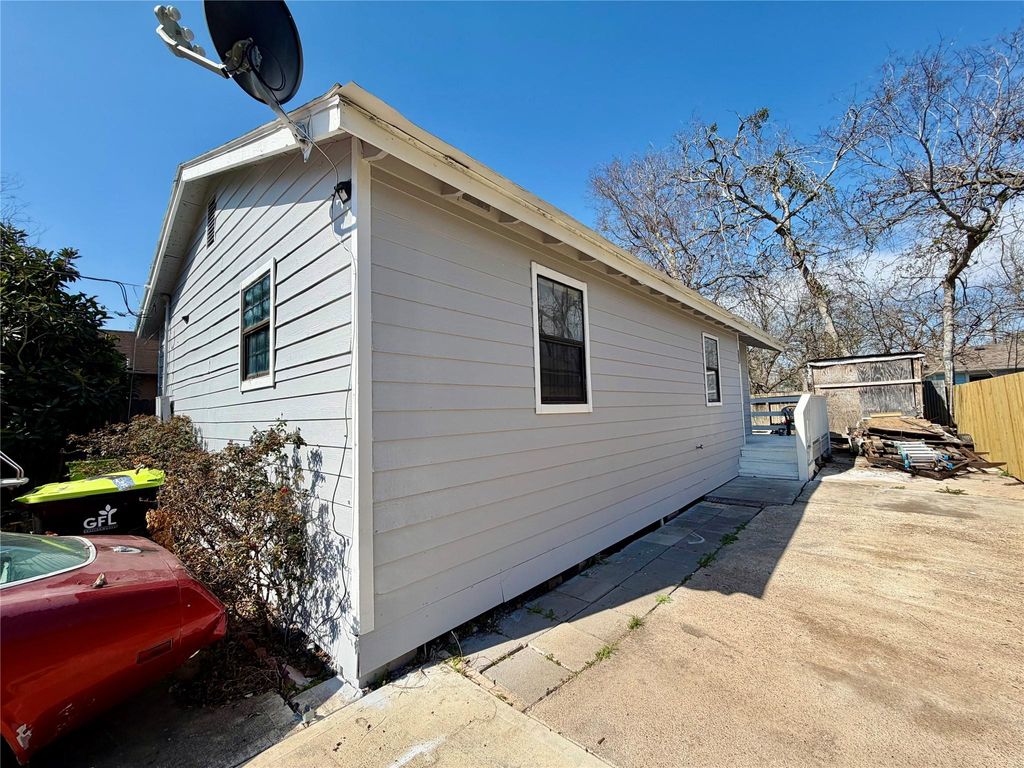 Photo of 710 Fields Street, Richmond, TX 77469 (MLS # 39254969)