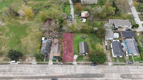 Photo of 2917 Altoona Street, Houston, TX 77026 (MLS # 78161877)