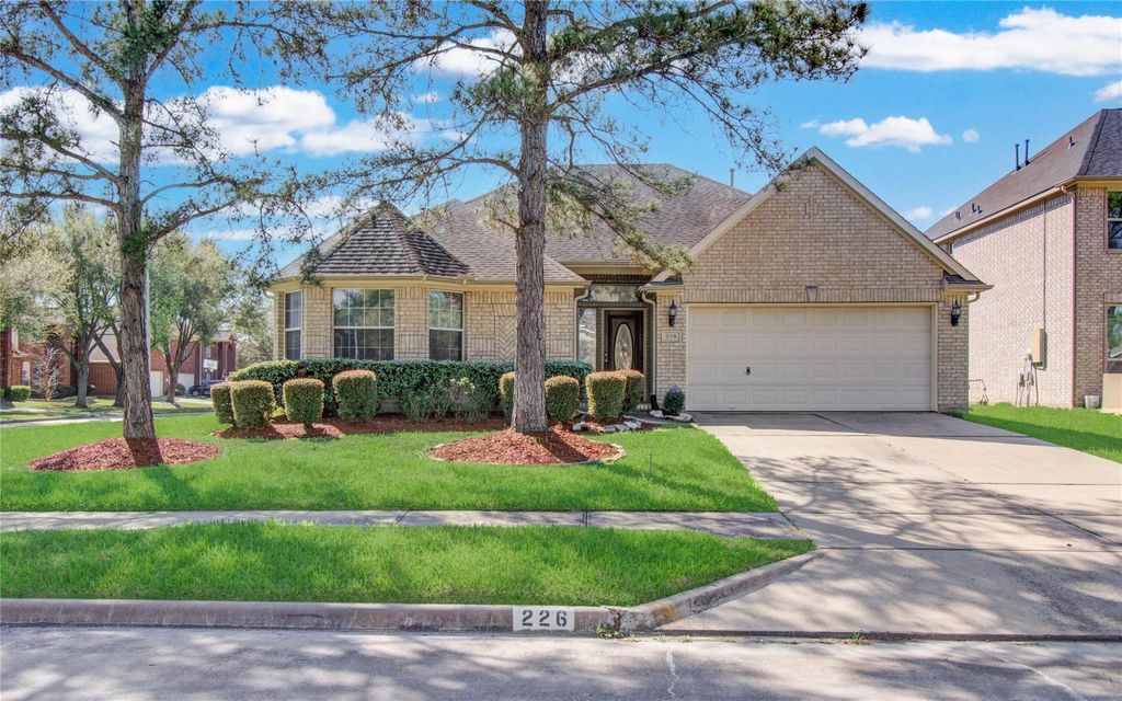 Photo of 226 Elana Lane, Stafford, TX 77477 (MLS # 81437950)