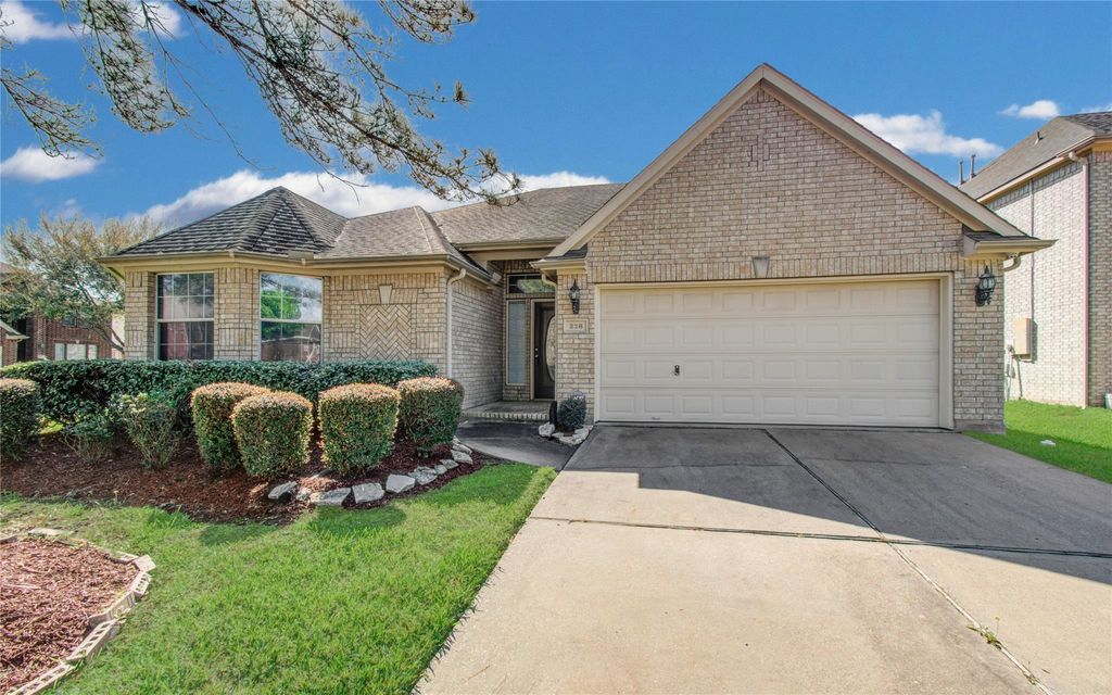 Photo of 226 Elana Lane, Stafford, TX 77477 (MLS # 81437950)
