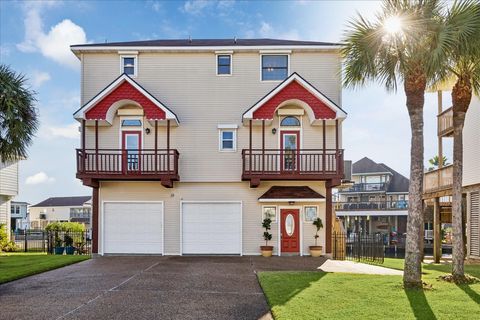 Photo of 107 Bamaku Bend, Tiki Island, TX 77554 (MLS # 74851365)