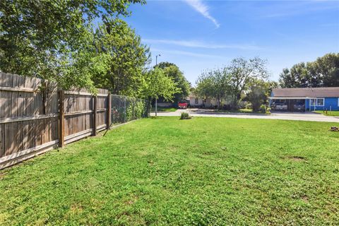 Tiny photo for 6651 Crestmont Street, Houston, TX 77033 (MLS # 93476419)