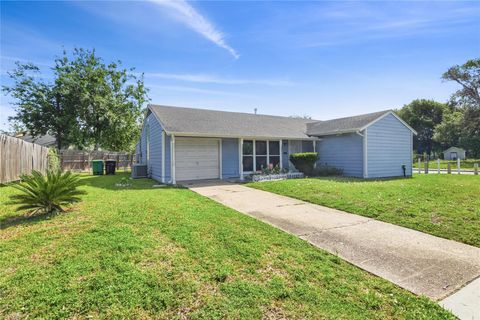 Tiny photo for 6651 Crestmont Street, Houston, TX 77033 (MLS # 93476419)