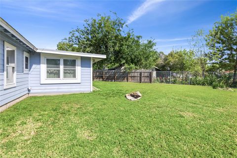 Tiny photo for 6651 Crestmont Street, Houston, TX 77033 (MLS # 93476419)