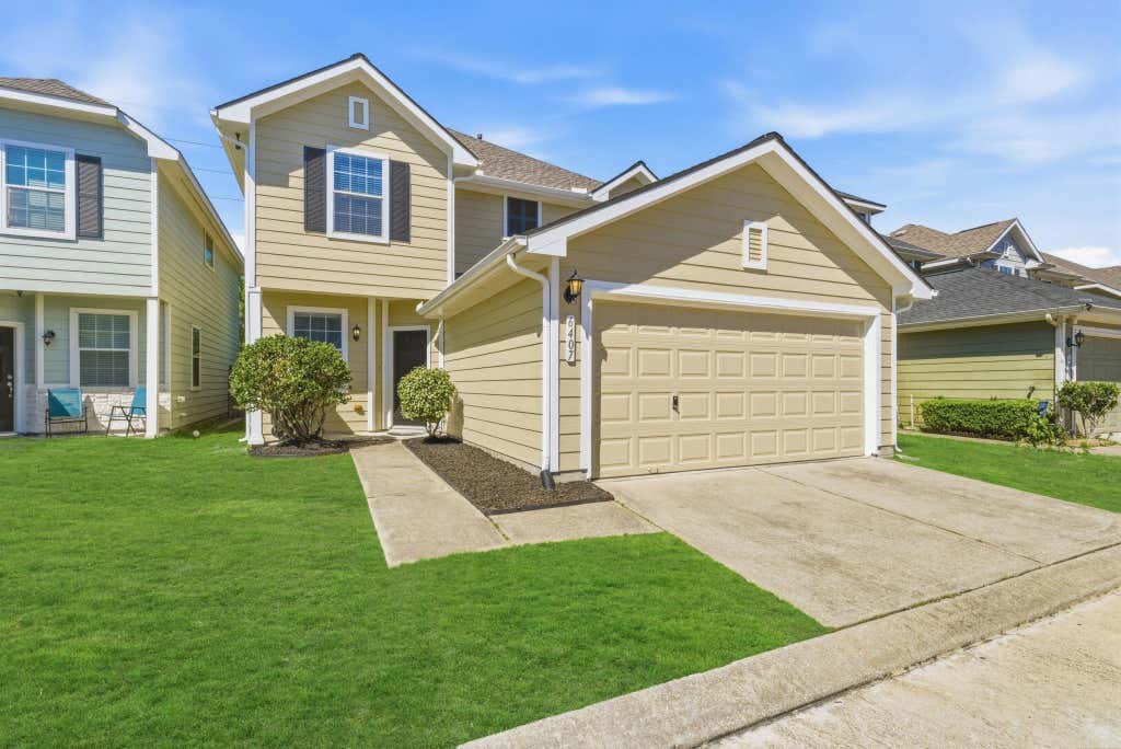 Photo of 6407 Wilshire Ridge Rdg, Houston, TX 77040 (MLS # 10974265)