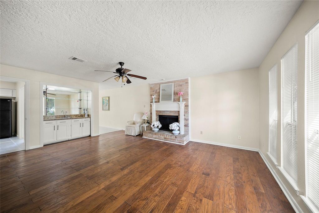 Photo of 10718 Nobility Drive, Houston, TX 77099 (MLS # 84944972)