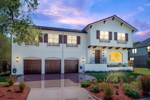 4301 Holt Street Bellaire TX 77401