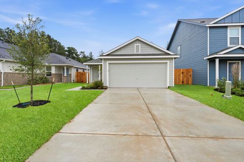 Photo of 18716 Loom Dr Dr, Conroe, TX 77306 (MLS # 76430447)