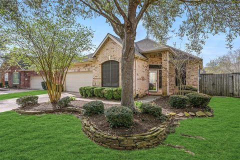 Photo of 1448 N Riviera Circle, Pearland, TX 77581 (MLS # 98637112)