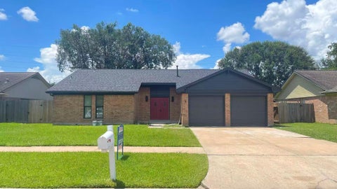 Homes For Rent - 1811 Hanbury Court<br/> Sugar Land, TX 77498
