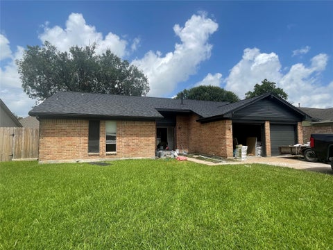 Photo of 1811 Hanbury Court, Sugar Land, TX 77498 (MLS # 70827511)