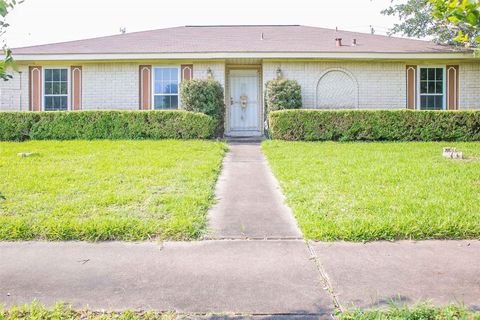 Photo of 9230 Leader Street, Houston, TX 77036 (MLS # 23173848)
