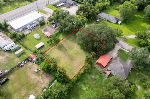Photo of 108 Morgan Street, Alvin, TX 77511 (MLS # 59975590)